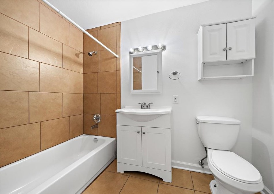 100 Market St, Galveston TX  77550-5765 exterior