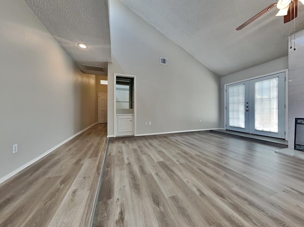 6106 Fairview Forest Dr, Houston TX  77088-1618 exterior