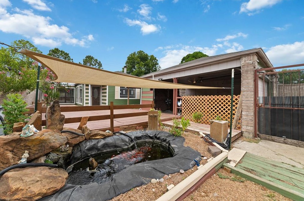 16131 Olive Glen Dr, Houston TX  77082-2828 exterior