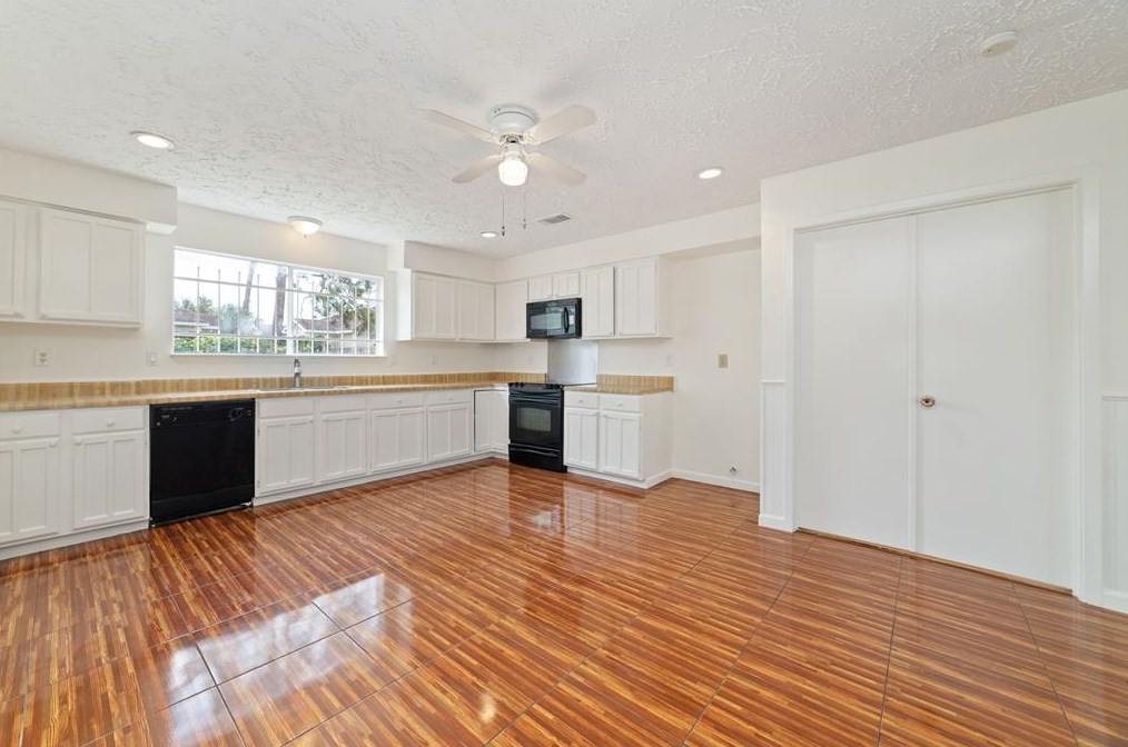 16131 Olive Gln Dr, Houston TX  77082-2829 exterior