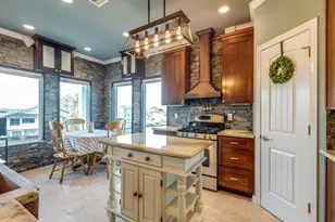 126 E Shore Dr, Clear Lake Shores, TX 77565 - Photo 9