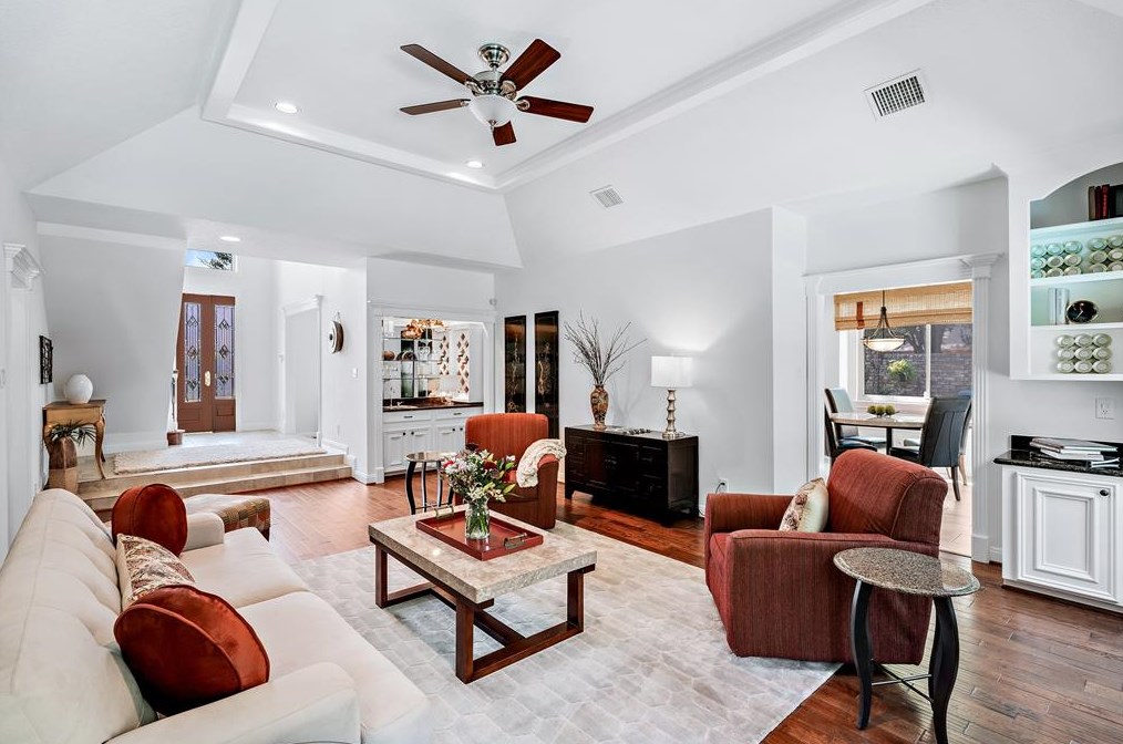 1250 Trce Dr, Houston TX  77077-2234 exterior