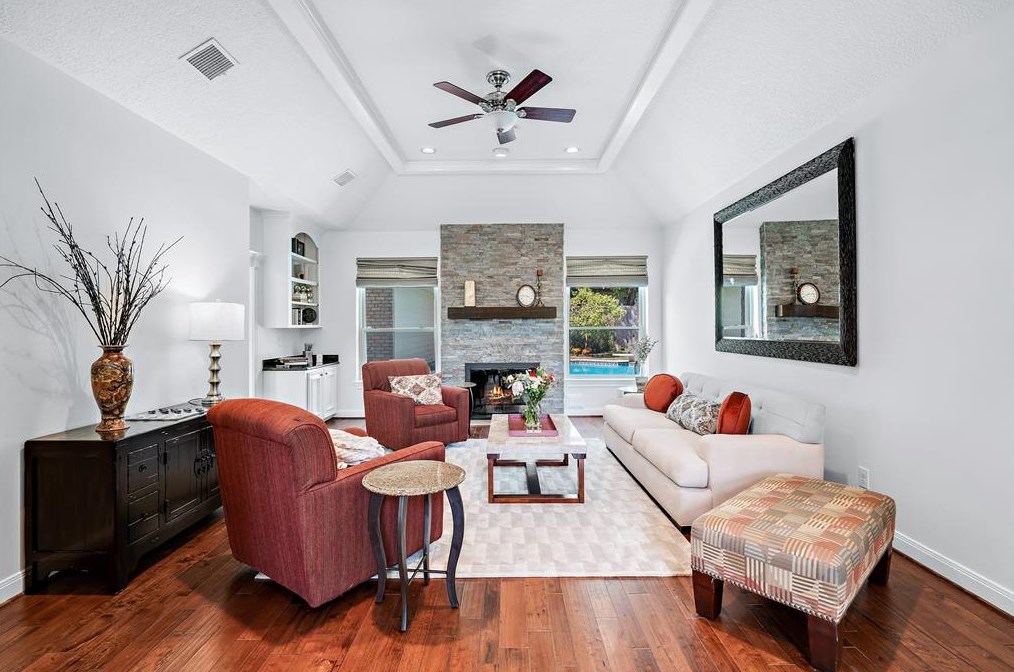 1250 Trce Dr, Houston TX  77077-2234 exterior