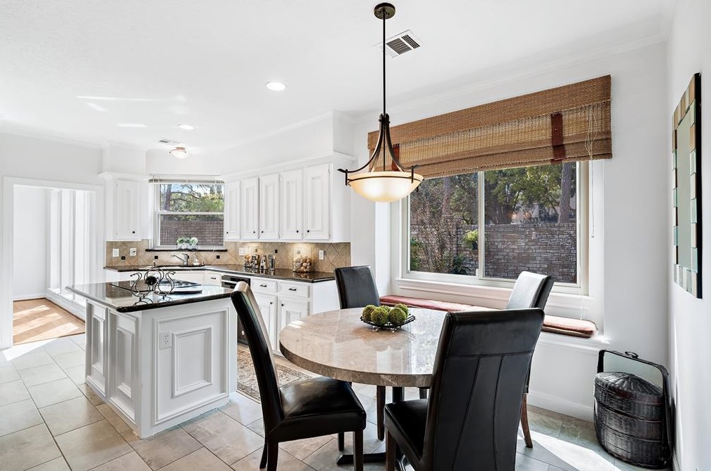 1250 Trce Dr, Houston TX  77077-2234 exterior