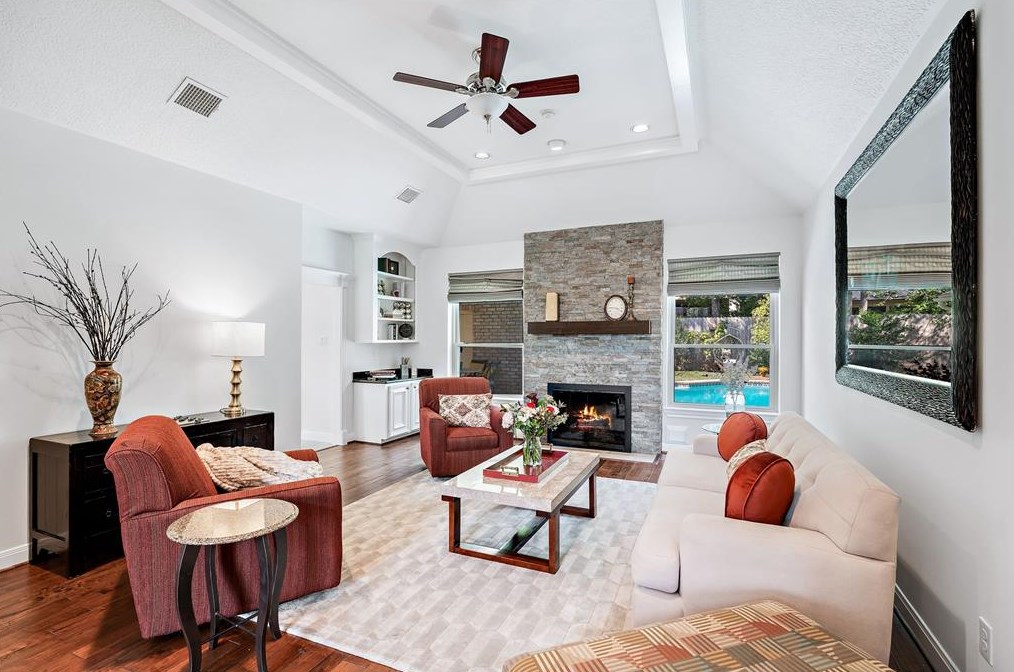 1250 Trce Dr, Houston TX  77077-2234 exterior