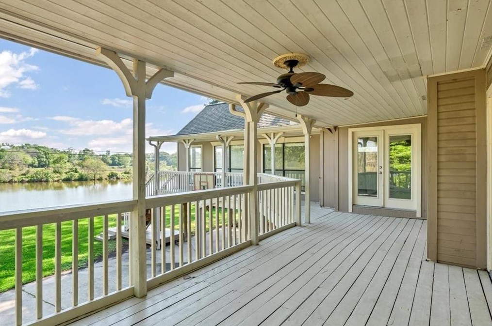 619 Brook Hollow Dr, Conroe TX  77385-9108 exterior