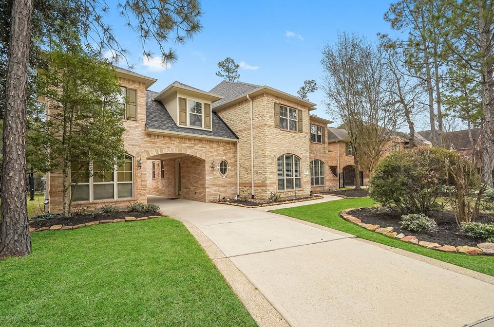 26 Veilwood Cir, Spring TX  77382-4501 exterior