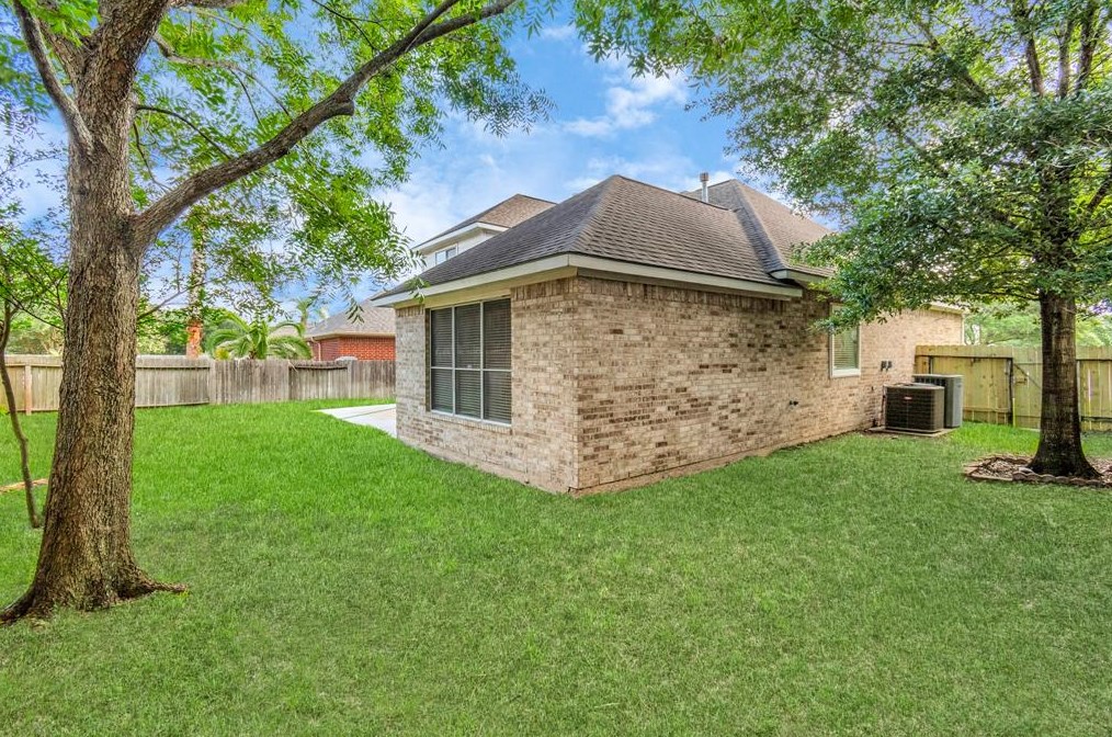 3430 Shadowbark Dr, Houston TX  77082-2394 exterior