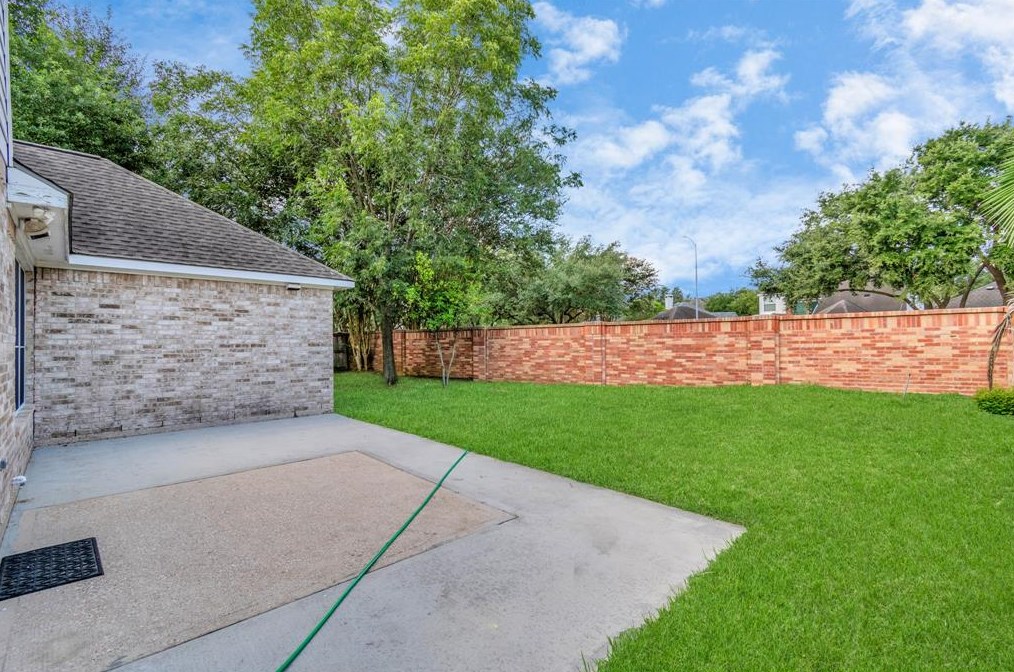 3430 Shadowbark Dr, Houston TX  77082-2394 exterior