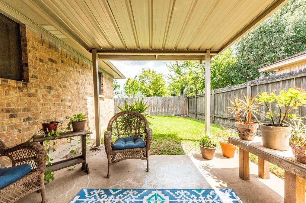 2111 Senate St, Pasadena TX 77502-5652 exterior