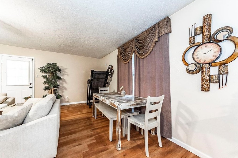 2111 Senate St, Pasadena TX 77502-5652 exterior