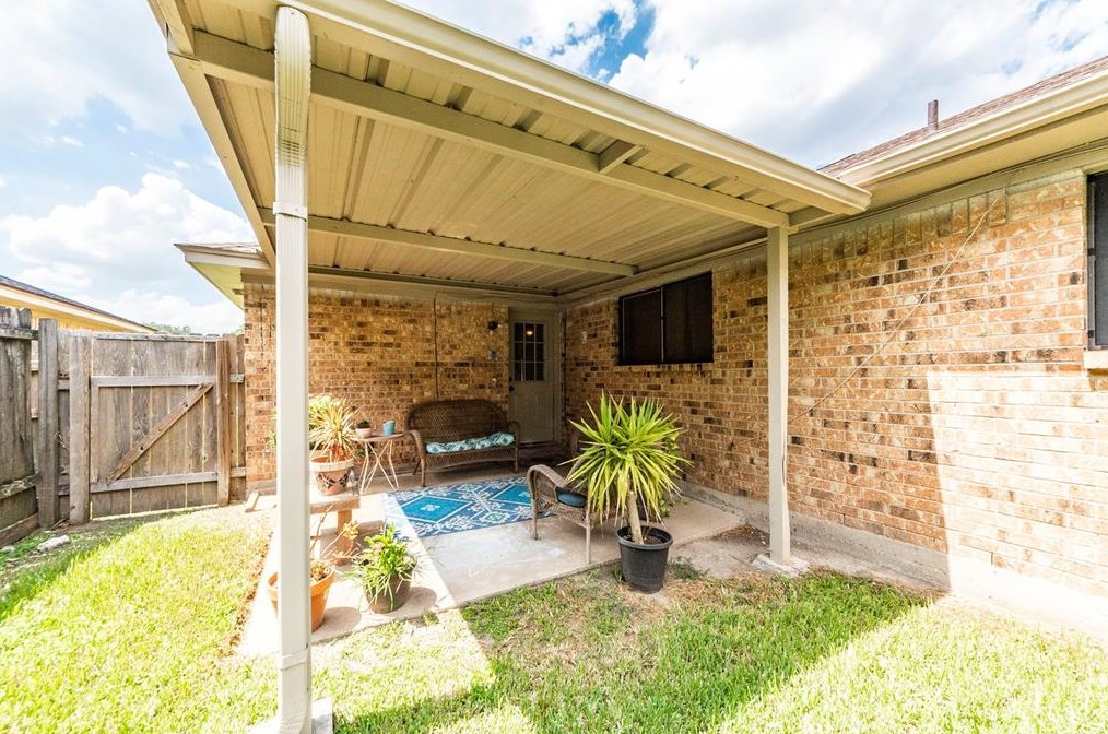 2111 Senate St, Pasadena TX 77502-5652 exterior