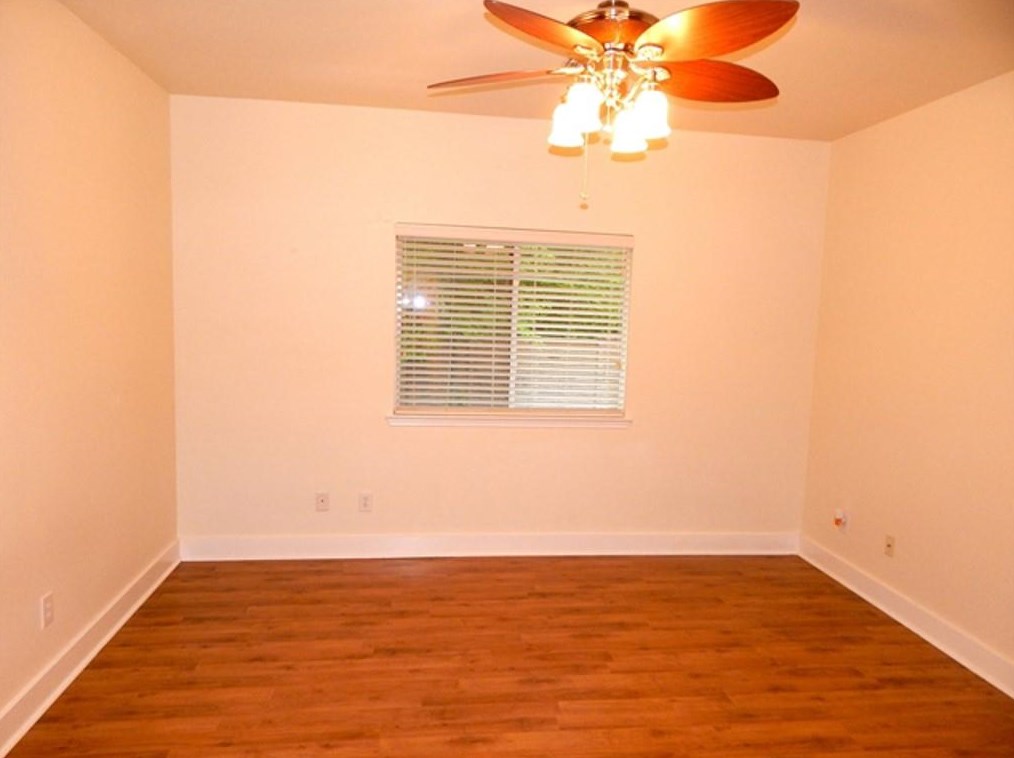 804 Lightningbug Ln, Conroe TX  77301-5504 exterior