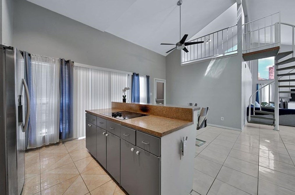 4250 Sun Mdw Dr, Houston TX  77072-1452 exterior
