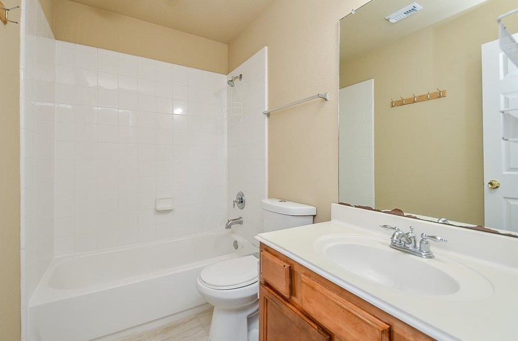 12551 Ashford Riv, Houston TX  77072-5663 exterior