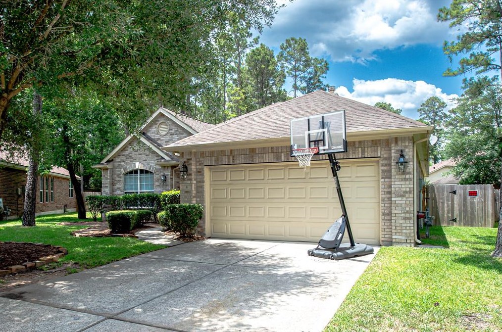 6 Bonwick Ct, Spring TX  77382-2885 exterior