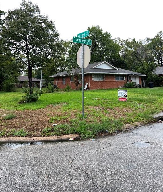 10101 Rockaway Dr, Houston TX  77016-3326 exterior