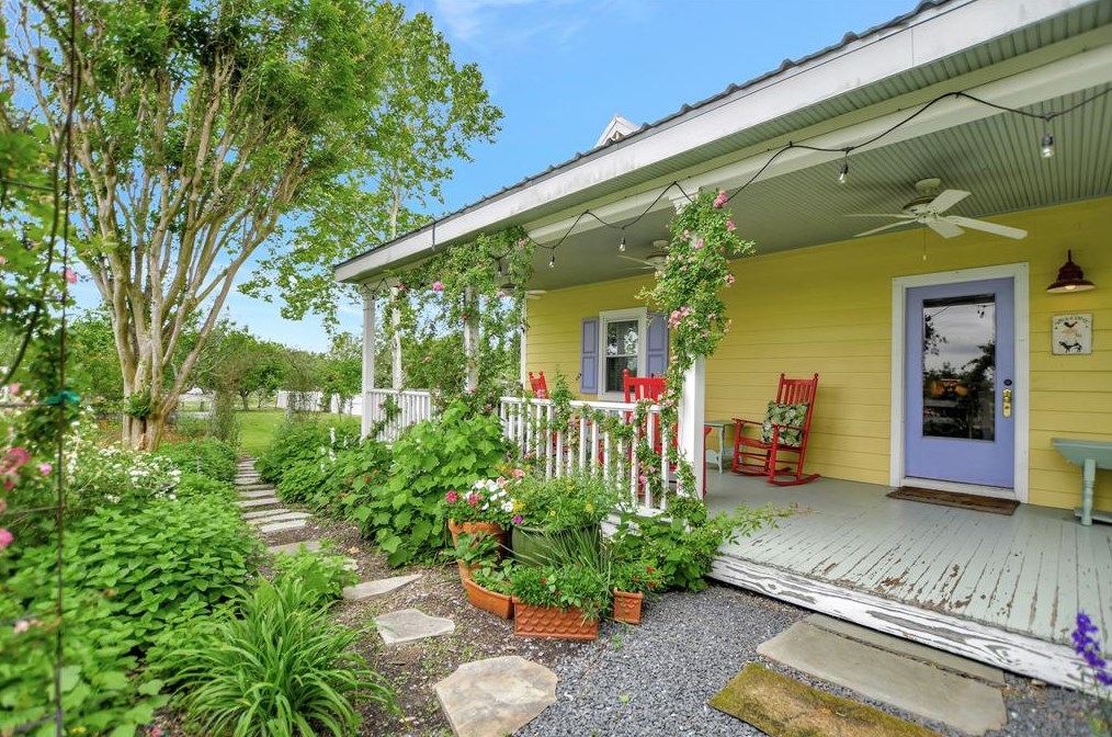 3100 Trails End Ln, Brenham TX  77833-1168 exterior