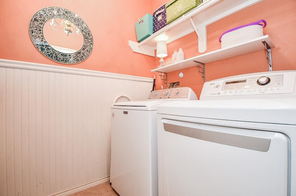 5526 Walnut Gln Ln, Richmond TX 77471-2681 exterior