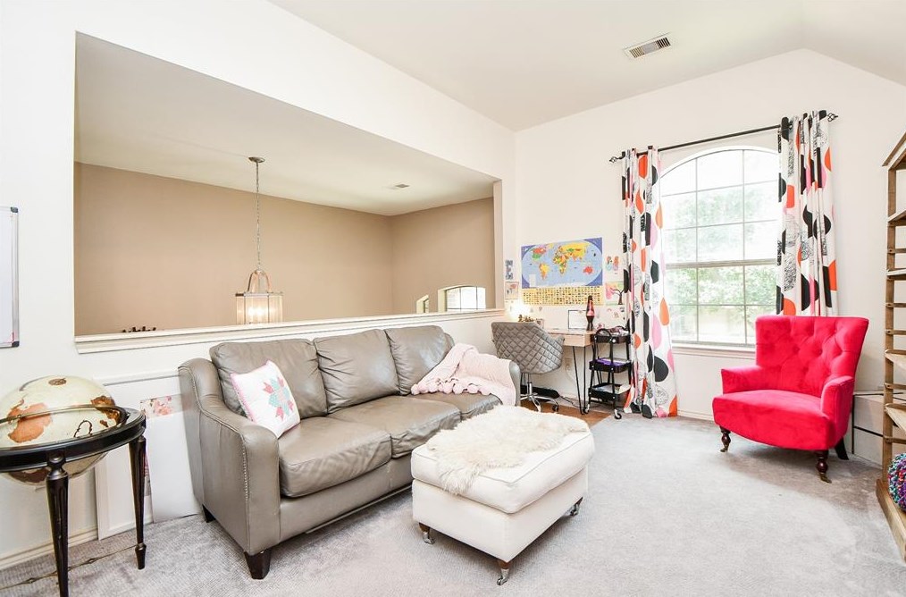 5526 Walnut Gln Ln, Richmond TX 77471-2681 exterior