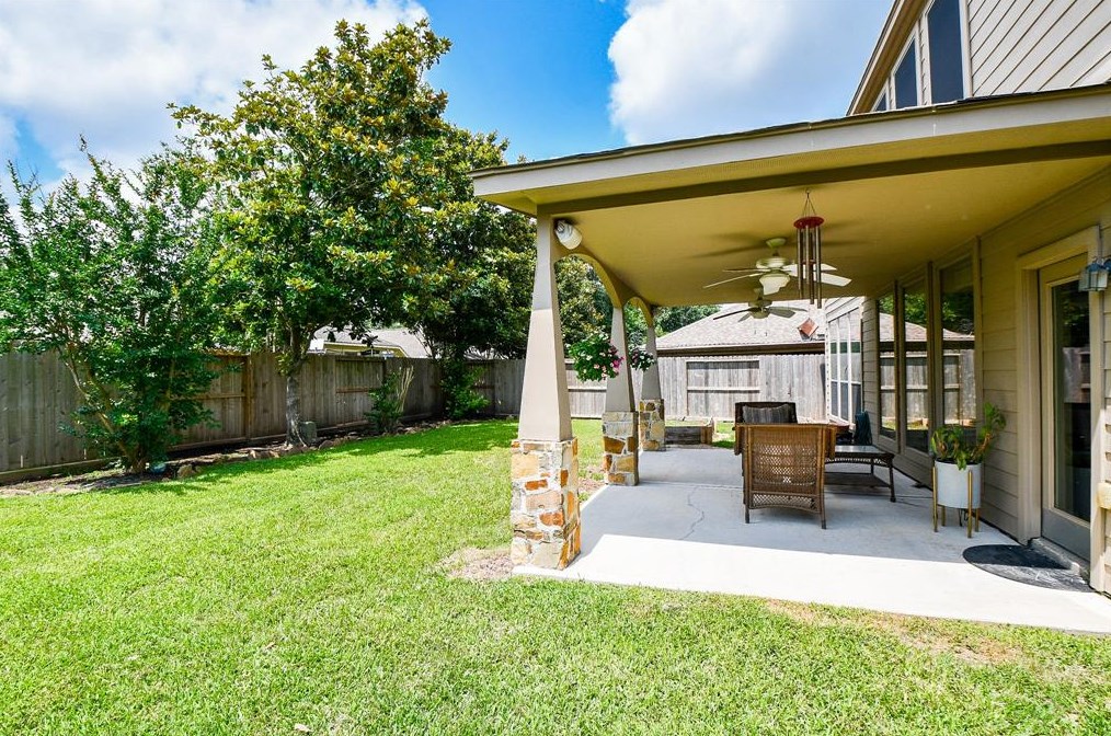 5526 Walnut Gln Ln, Richmond TX 77471-2681 exterior