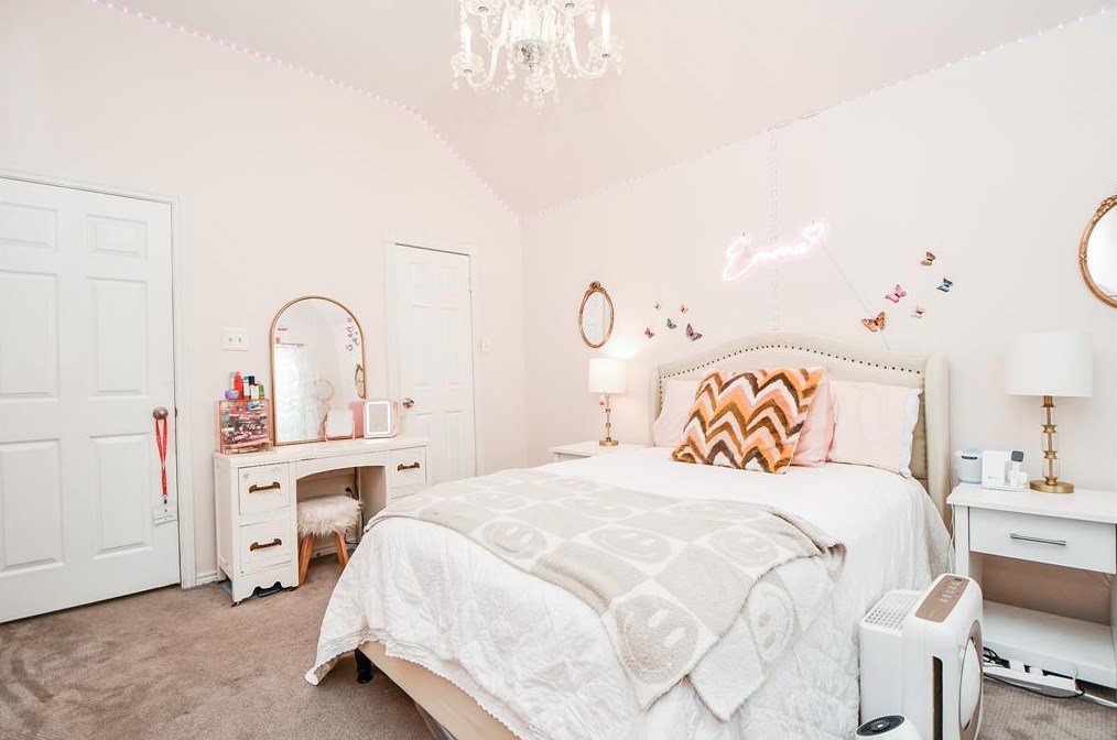 5526 Walnut Gln Ln, Richmond TX 77471-2681 exterior