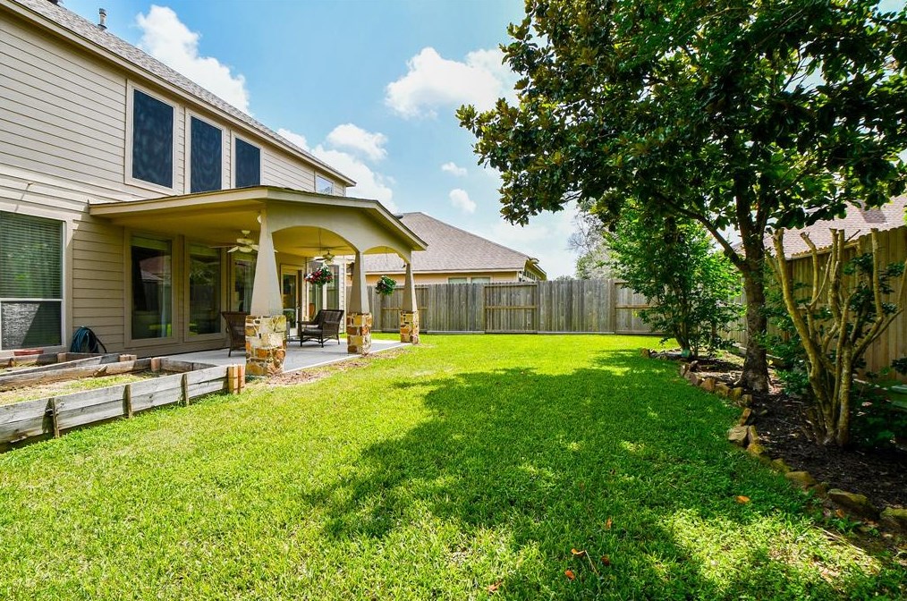 5526 Walnut Gln Ln, Richmond TX 77471-2681 exterior