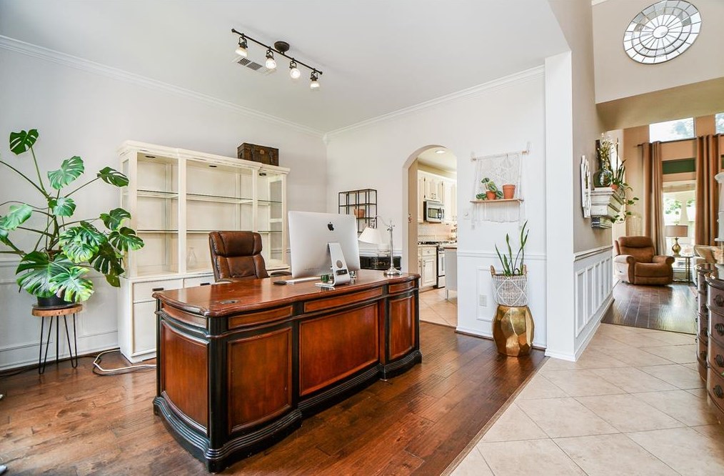 5526 Walnut Gln Ln, Richmond TX 77471-2681 exterior