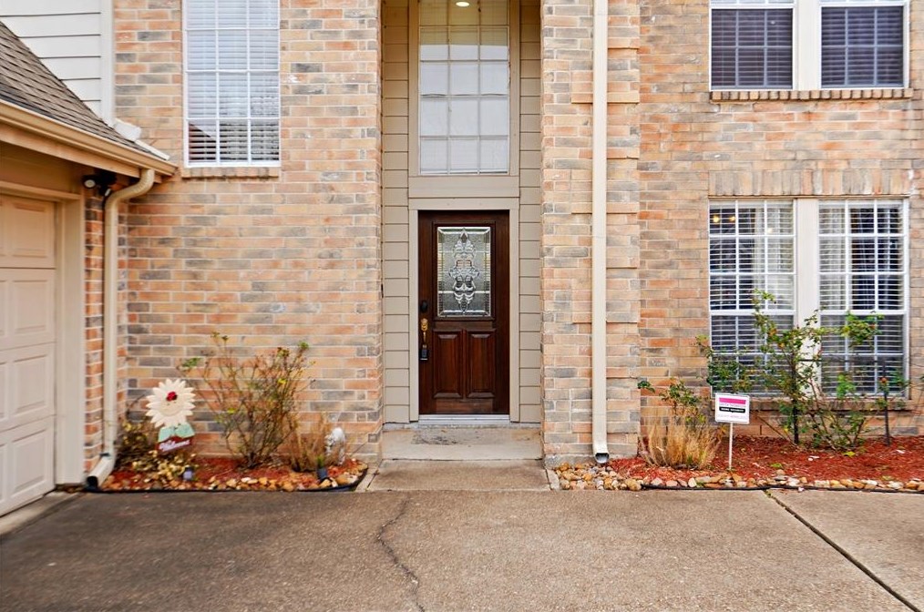 2918 Cane Field Dr, Sugar Land TX  77479-1210 exterior