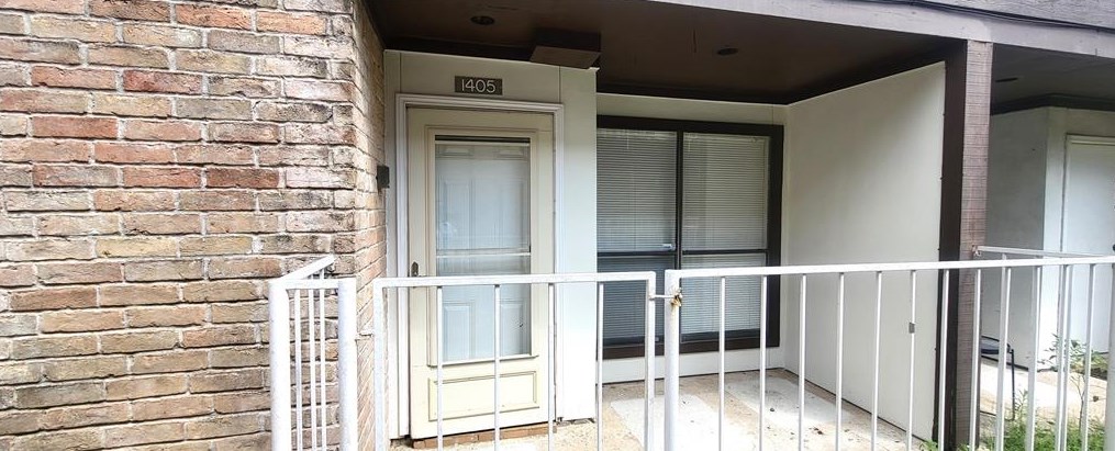 6633 Airport Blvd, Houston TX  77035-5224 exterior