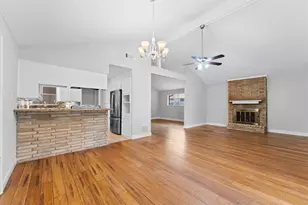 12331 Wedgehill Ln, Houston, TX 77077 - Photo 5