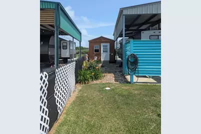 1815 Honeysuckle, Crystal Beach, TX 77650 - Photo 7