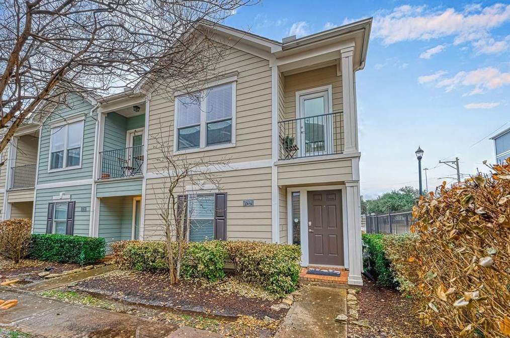 1721 Stuart St, Houston TX  77004-3041 exterior