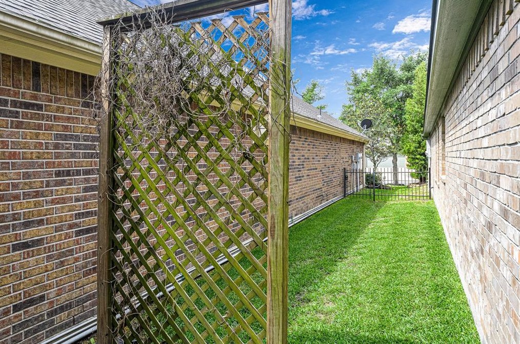 26940 Merlot Riv Dr, Humble TX 77339-1448 exterior