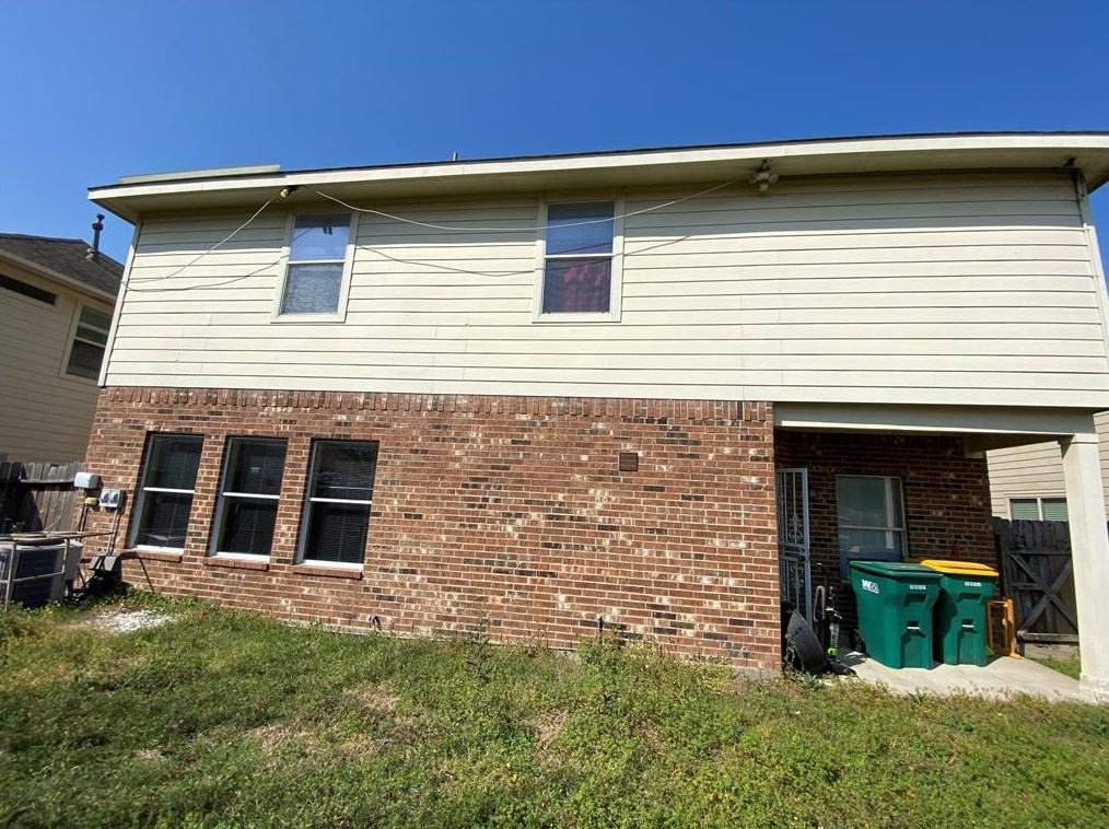 2643 Royal Thistle Dr, Houston TX  77088-3337 exterior