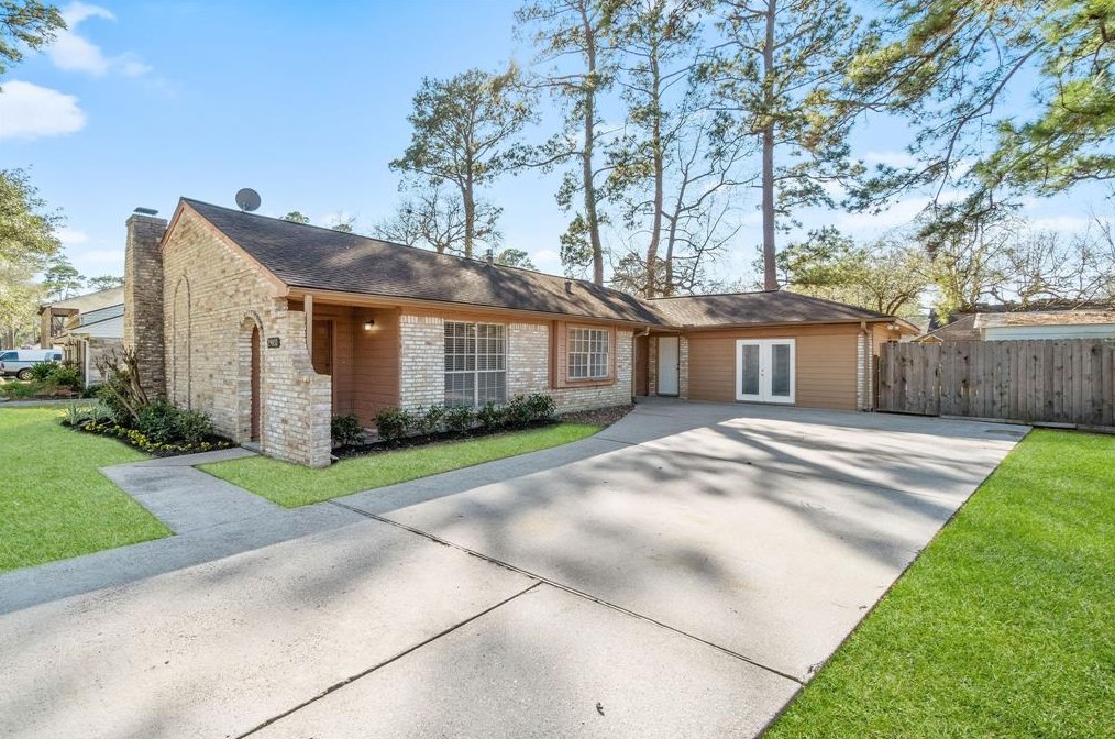 29031 Elmwood Dr, Spring TX  77381-1024 exterior