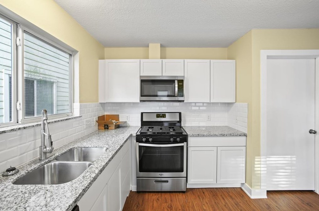 3947 Carriage Park Row, Missouri City TX  77459-2448 exterior