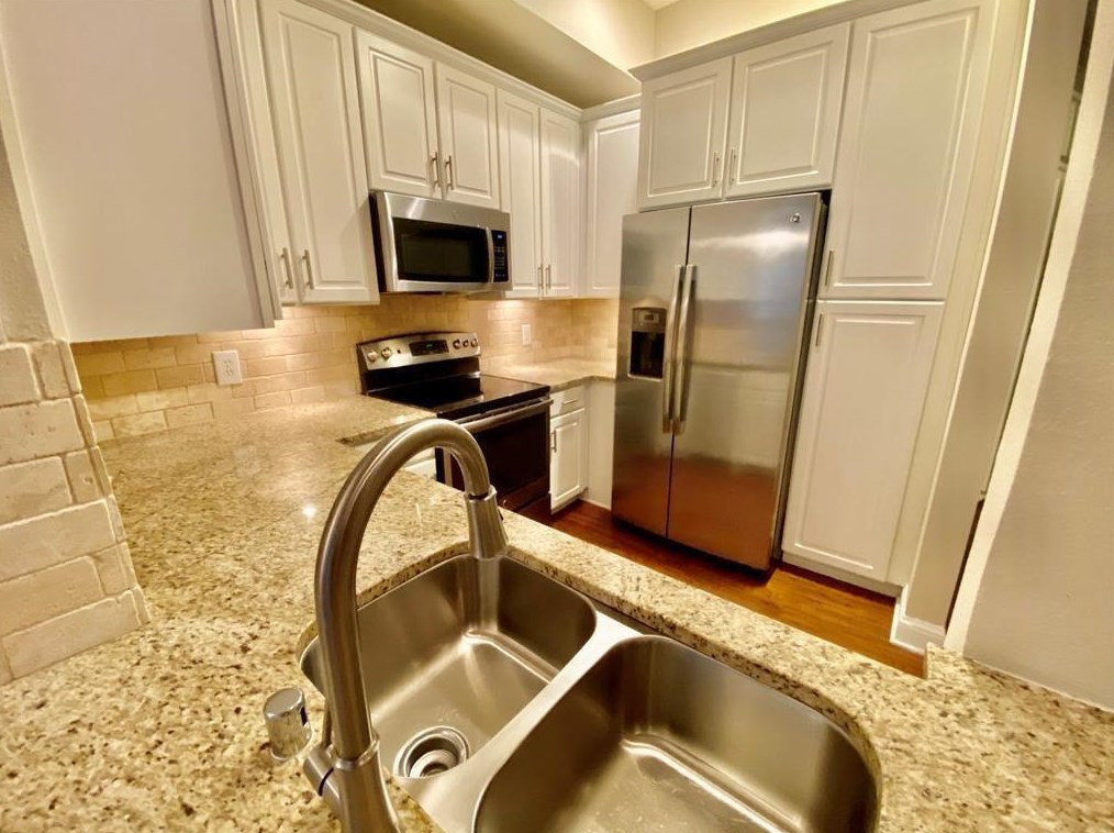5353 Memorial Dr, Houston TX  77007-8266 exterior
