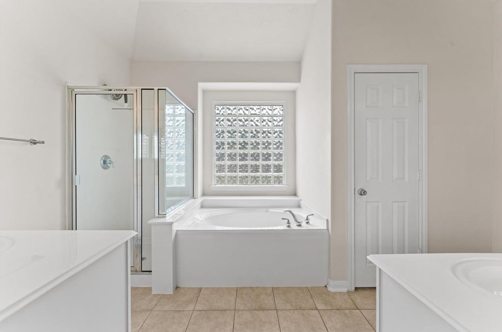 12043 Bogey Way, Pearland TX  exterior