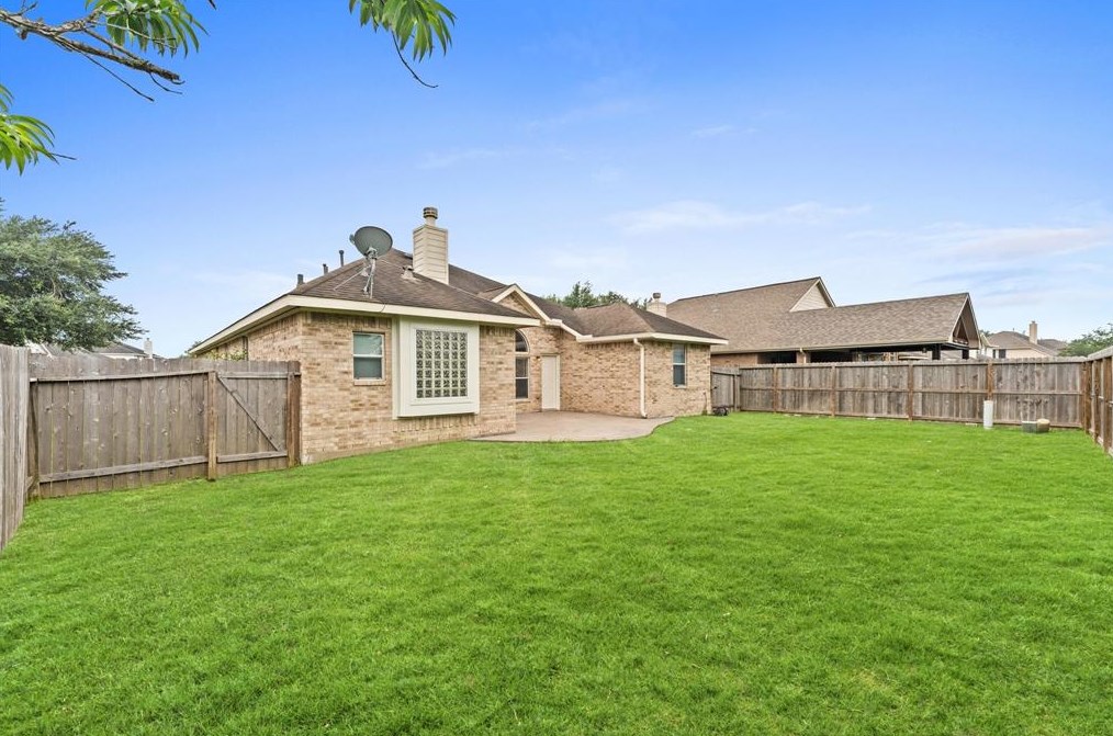 12043 Bogey Way, Pearland TX  exterior