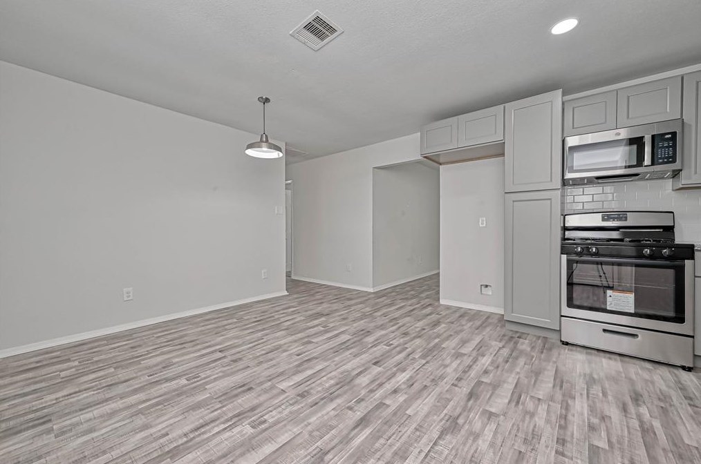 6419 Mohawk St, Houston TX 77016-2002 exterior