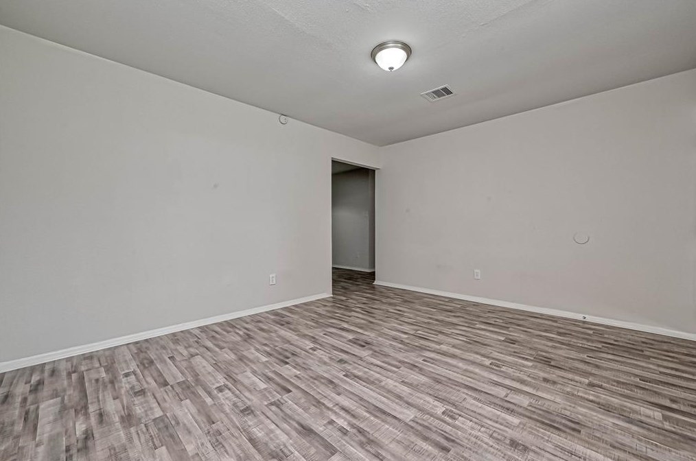 6419 Mohawk St, Houston TX 77016-2002 exterior