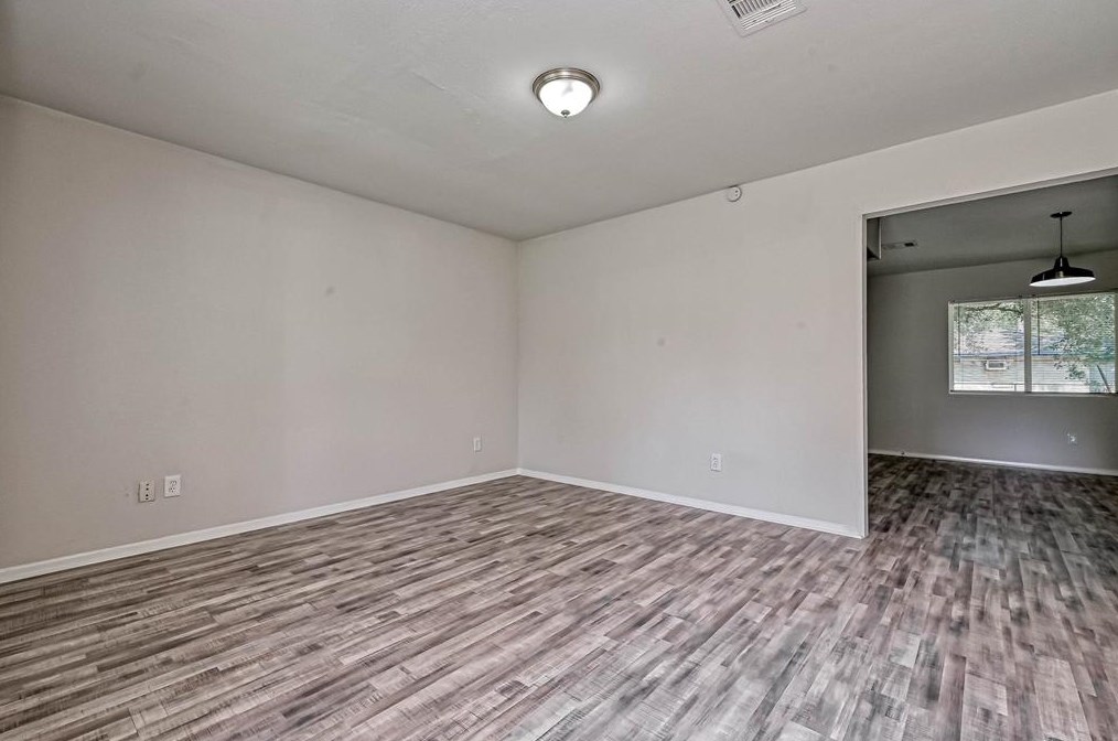 6419 Mohawk St, Houston TX 77016-2002 exterior