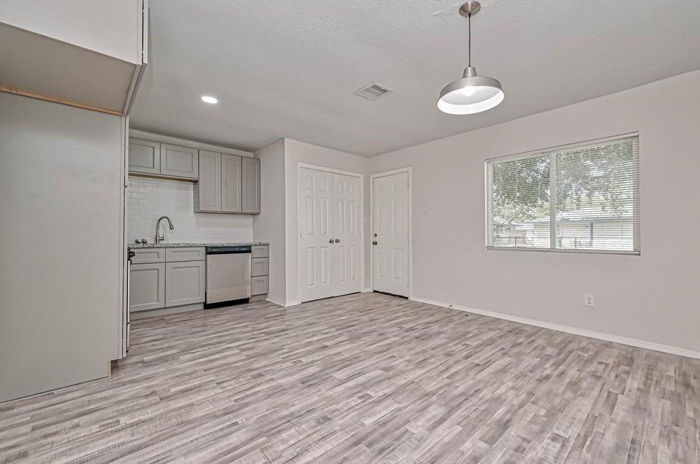 6419 Mohawk St, Houston TX 77016-2002 exterior