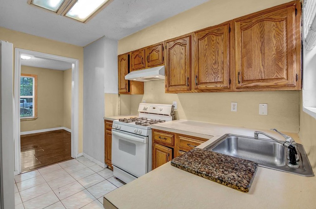 7618 Mossrose, Houston TX  77087-2603 exterior