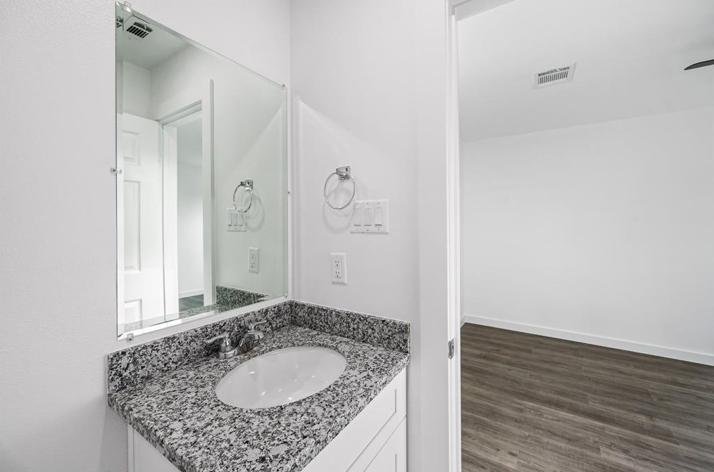 7629 Sundown Dr, Houston TX  77028-1742 exterior