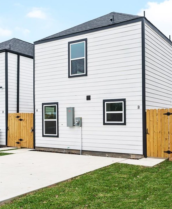 7629 Sundown Dr, Houston TX  77028-1742 exterior
