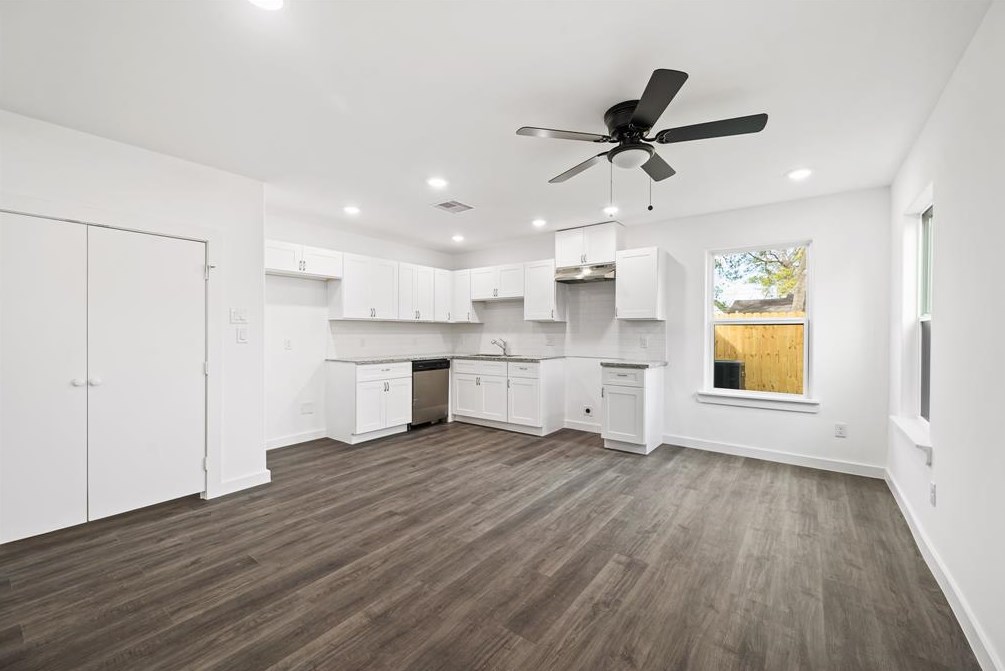 7629 Sundown Dr, Houston TX  77028-1742 exterior