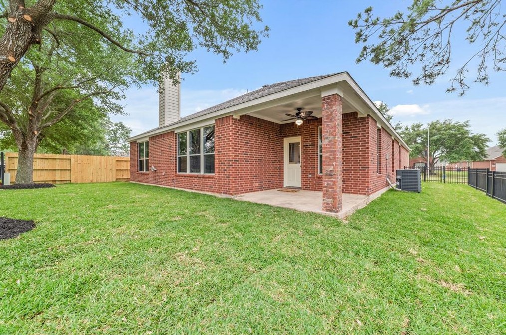 17726 Windsor Grv Ln, Houston TX  77084-3692 exterior