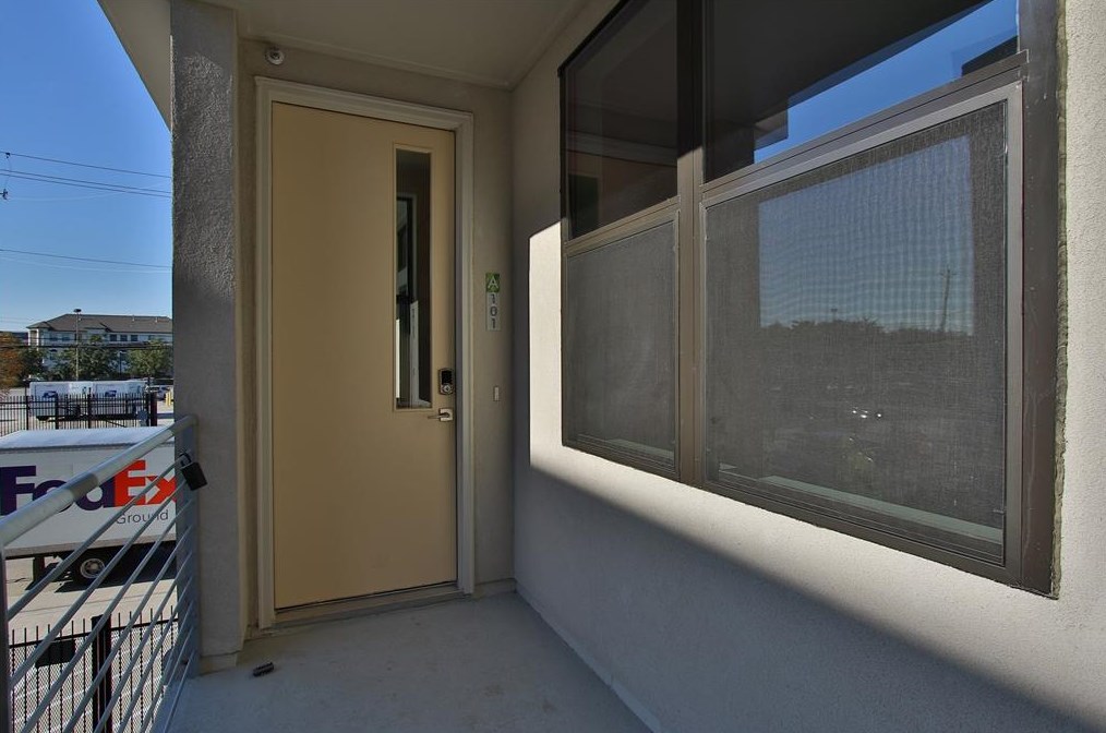 2401 Crawford St, Houston TX  77004-1019 exterior